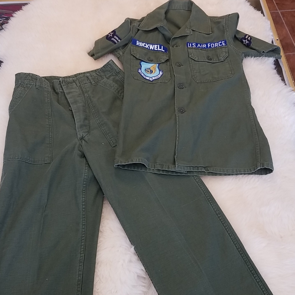 Mens 2 piece vintage military outfit, small